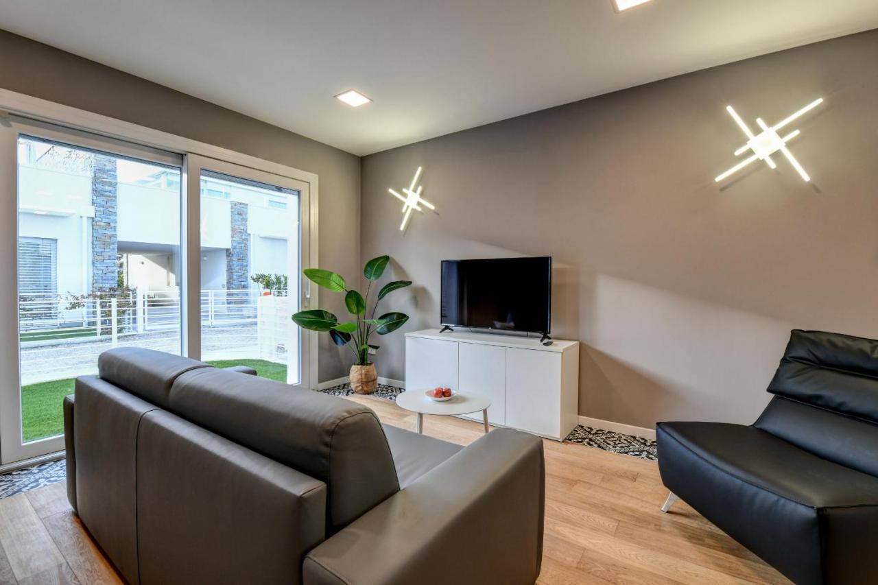 Villette Dolci Luxury Homes 페스키에라델가르다 외부 사진